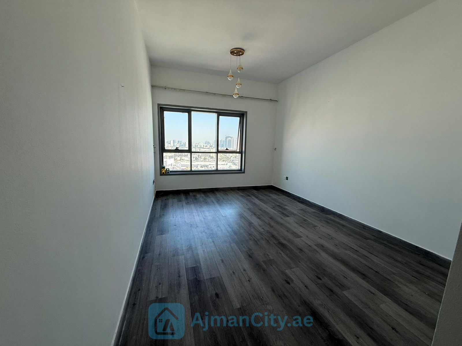 Flat for rent in Cornish tower