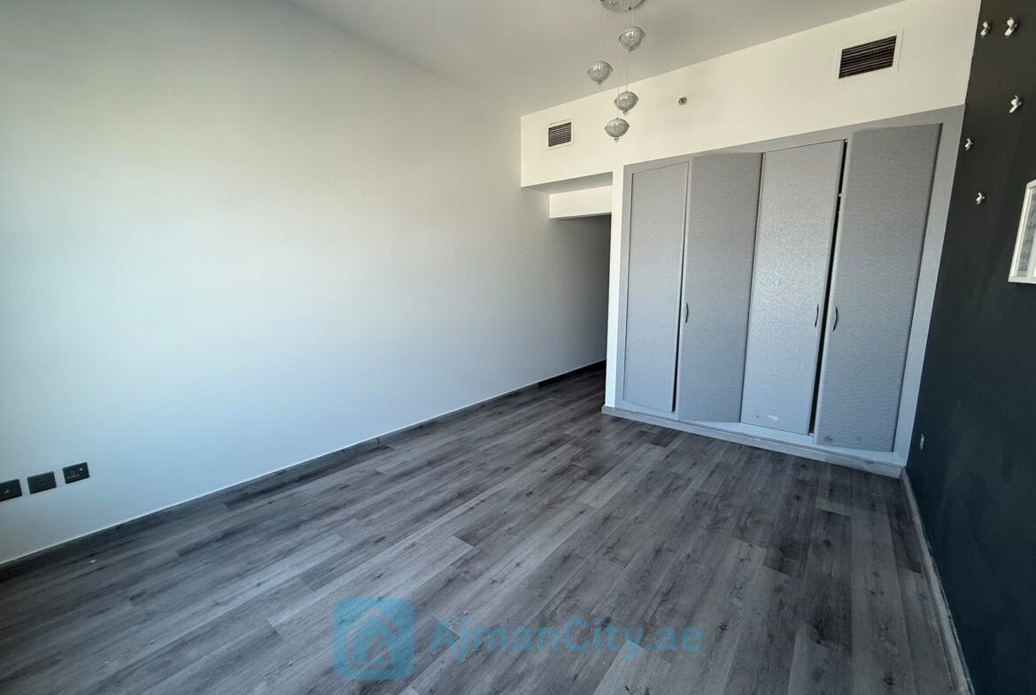 Flat for rent in Cornish tower