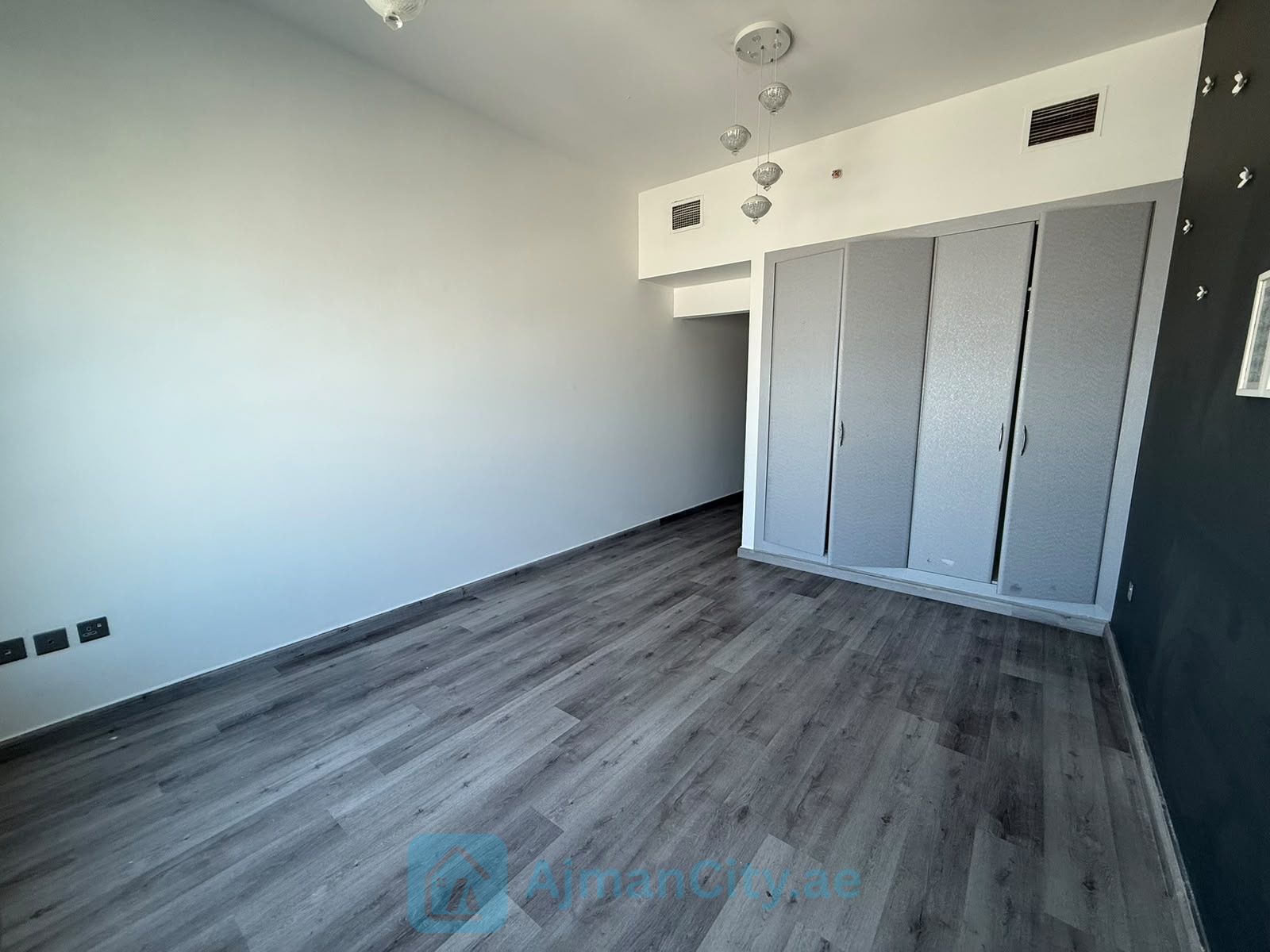 Flat for rent in Cornish tower