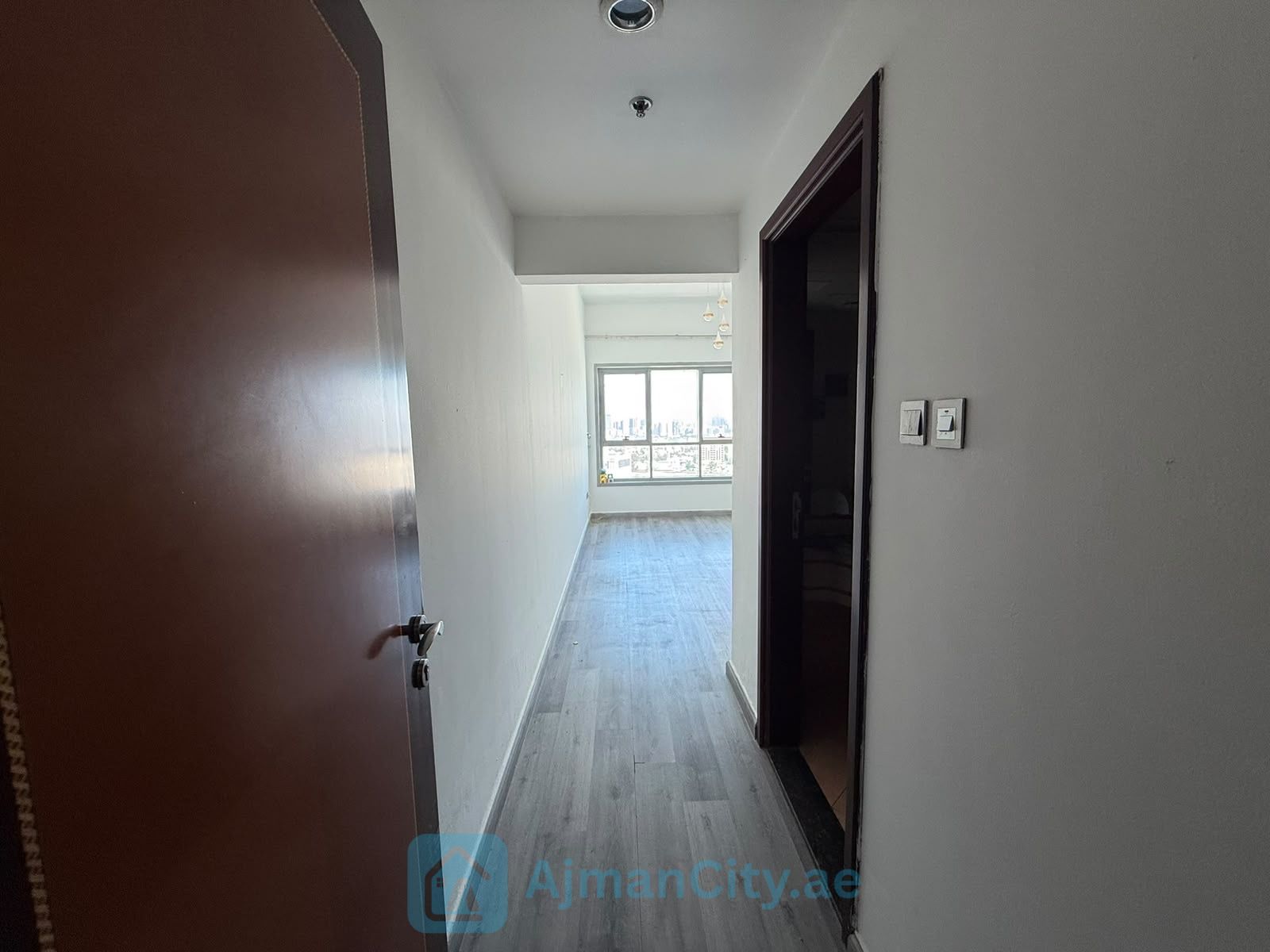 Flat for rent in Cornish tower