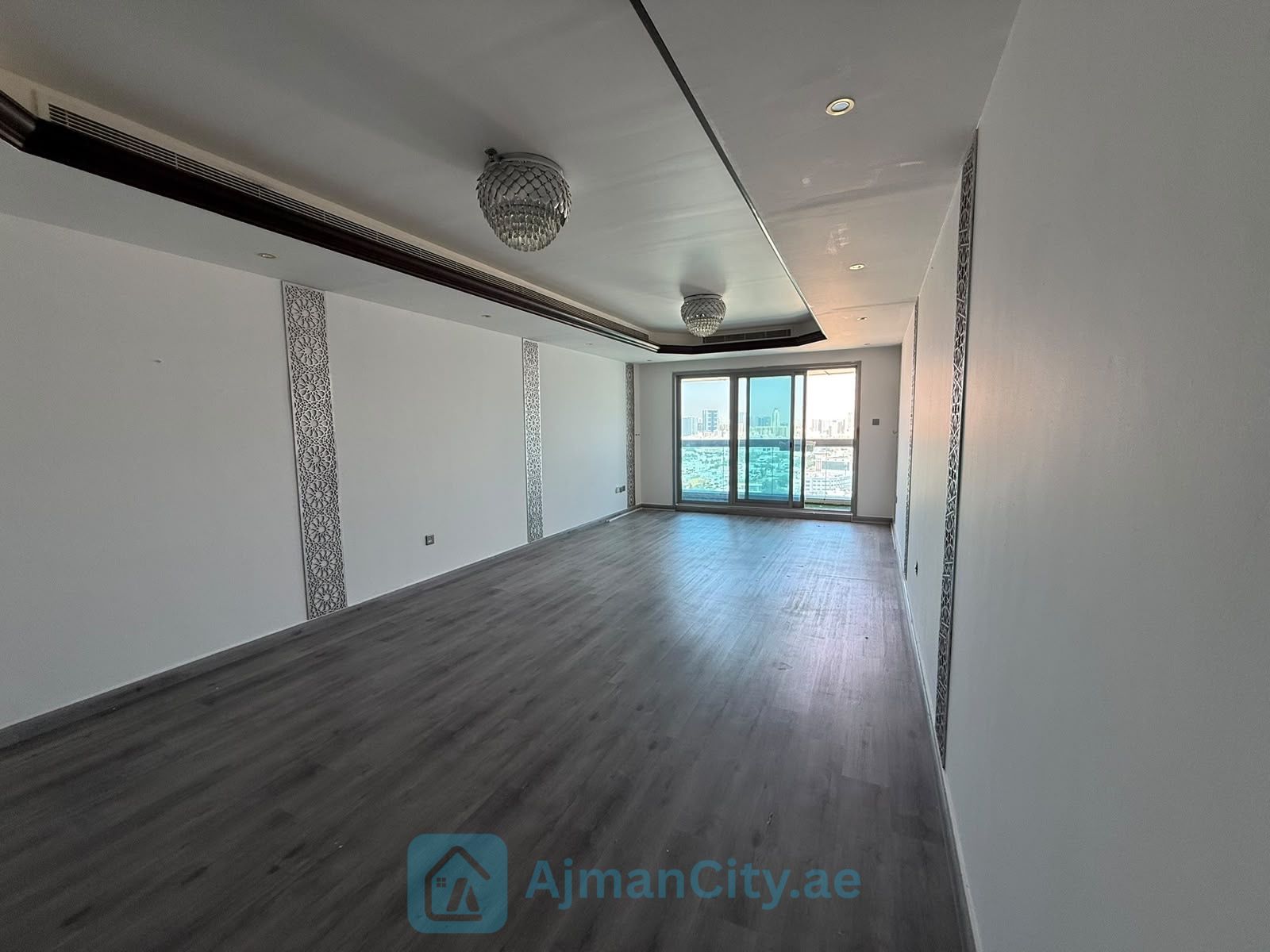 Flat for rent in Cornish tower