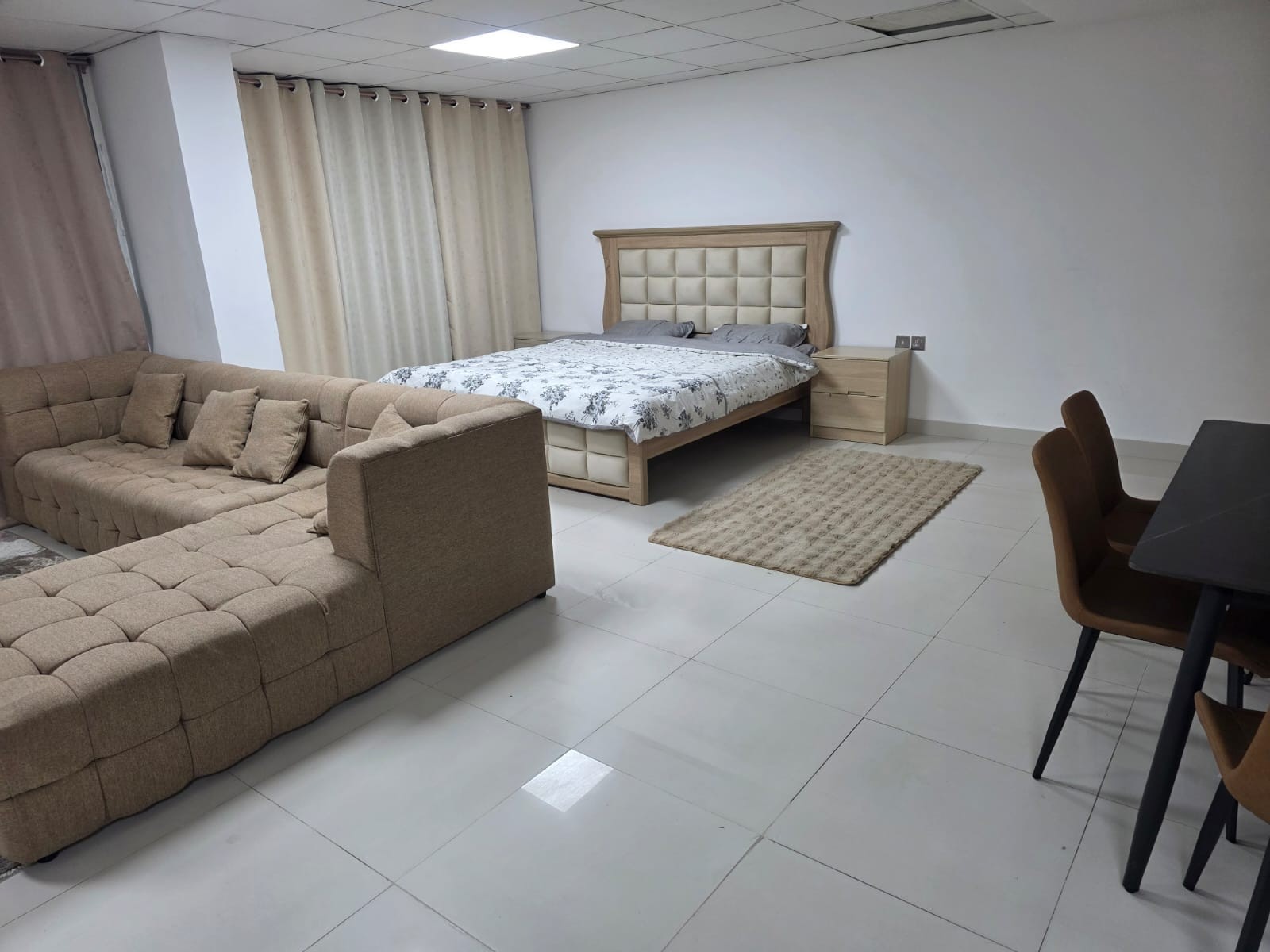 scaled_1000208637 استوديو بالمويهات 2 مساحه كبيره جدا