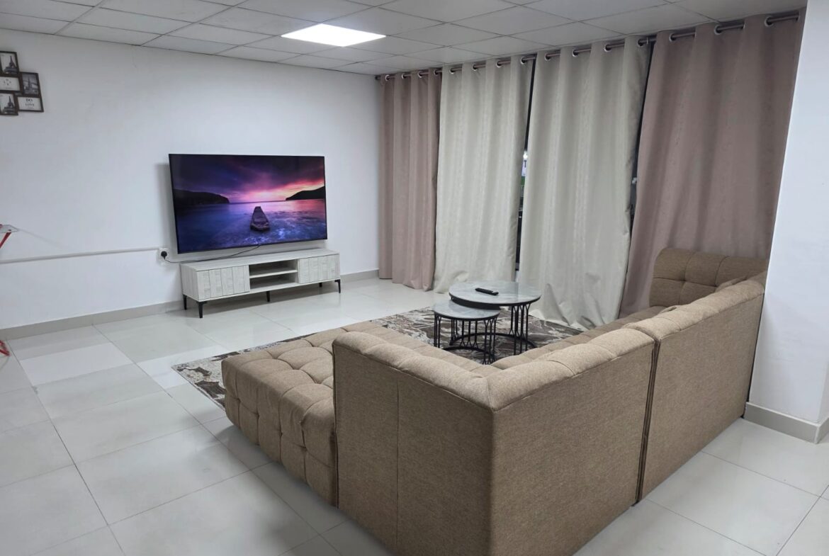 استوديو بالمويهات 2 مساحه كبيره جدا