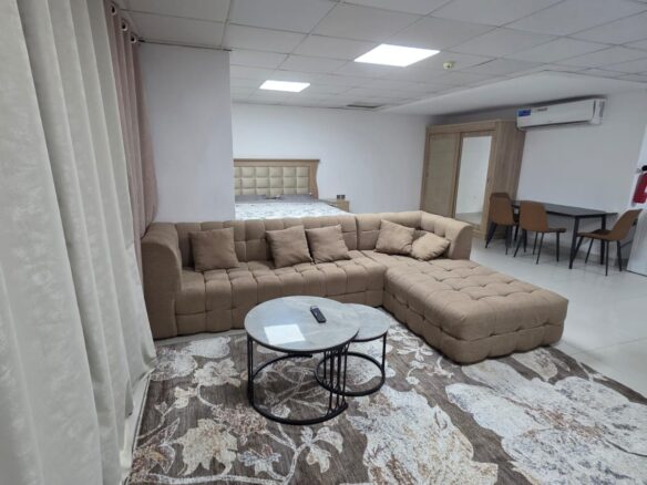 استوديو بالمويهات 2 مساحه كبيره جدا