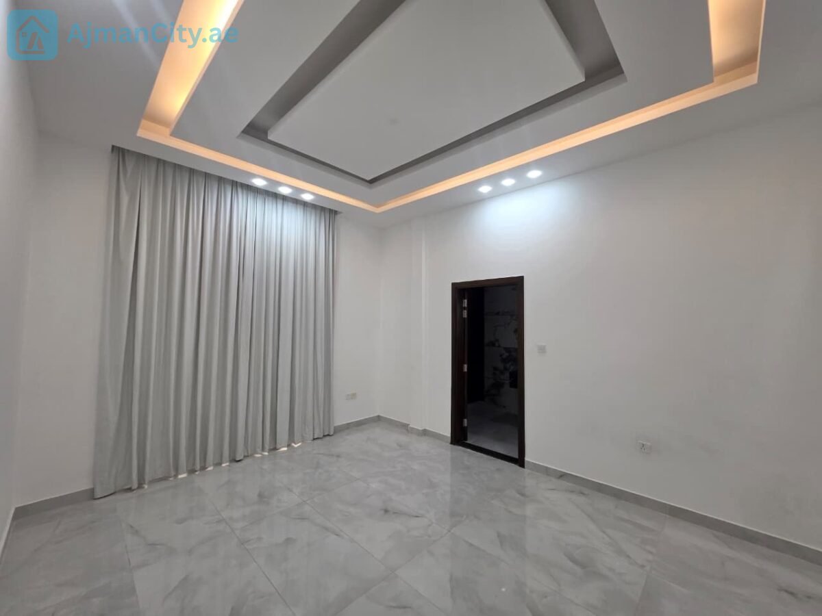 ️ 5 غرف ماستر | مجلس | صالتان | غرفة خادمة | حوش واسع | 120,000 درهم | 4 دفعات
