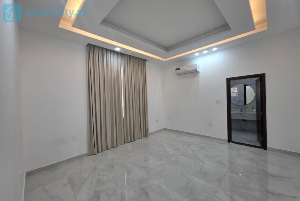 ️ 5 غرف ماستر | مجلس | صالتان | غرفة خادمة | حوش واسع | 120,000 درهم | 4 دفعات