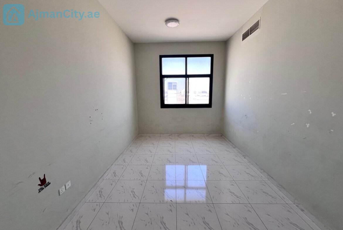 مساحة كبيرة، ثاني ساكن، غرفة ماستر، 2 حمام، بلكونة، تكييف مركزي، صيانة كاملة وموقع قريب من الخدمات.