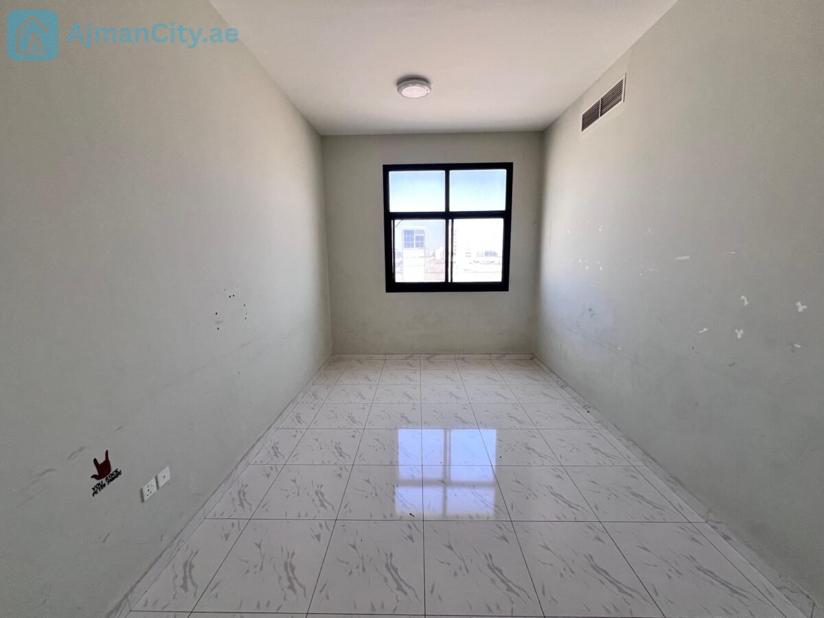 مساحة كبيرة، ثاني ساكن، غرفة ماستر، 2 حمام، بلكونة، تكييف مركزي، صيانة كاملة وموقع قريب من الخدمات.