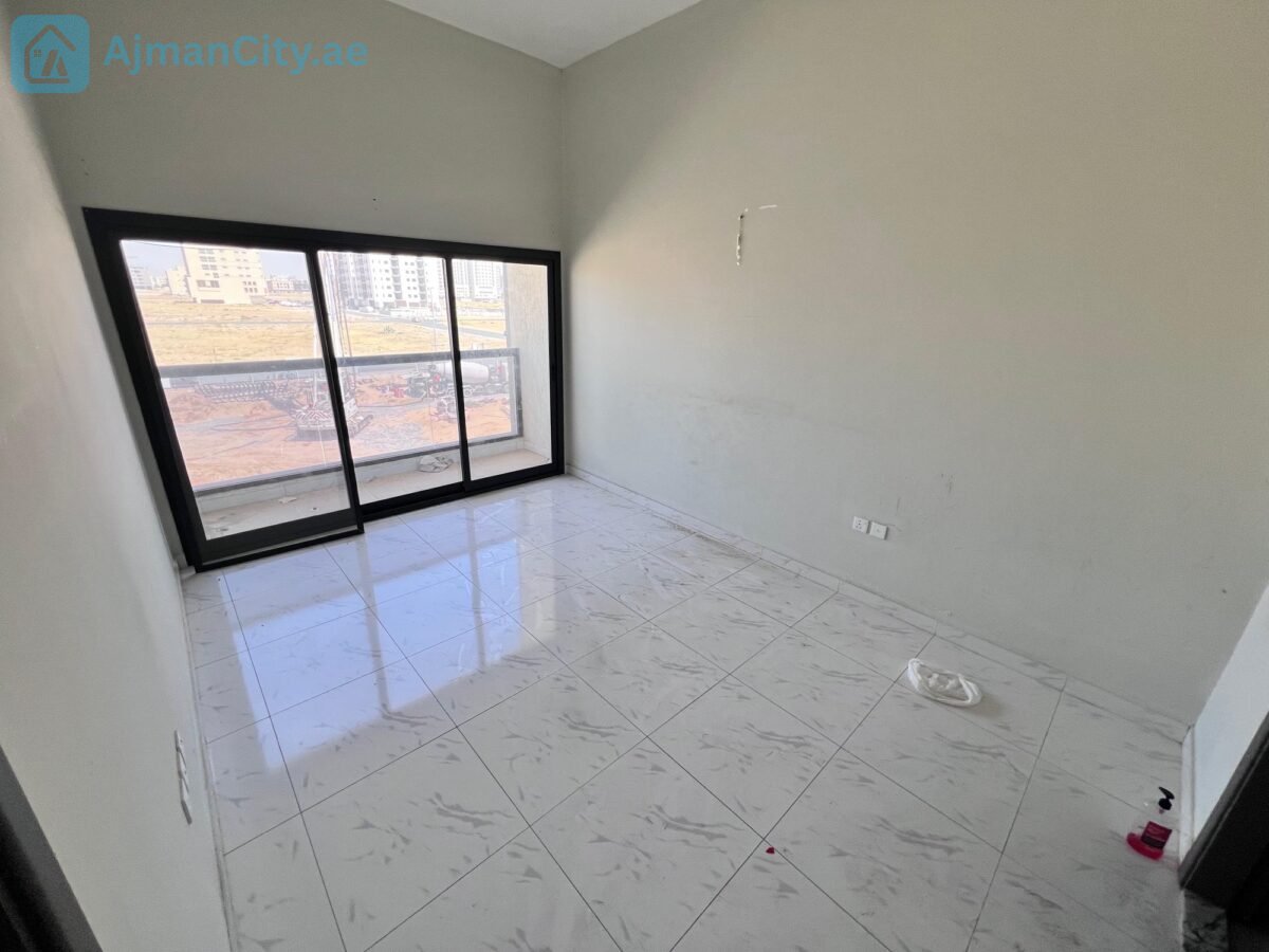 مساحة كبيرة، ثاني ساكن، غرفة ماستر، 2 حمام، بلكونة، تكييف مركزي، صيانة كاملة وموقع قريب من الخدمات.
