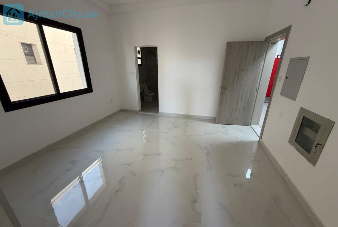 أول ساكن، غرفة ماستر، 2 حمام، بلكونة، تكييف مركزي، موقع مميز