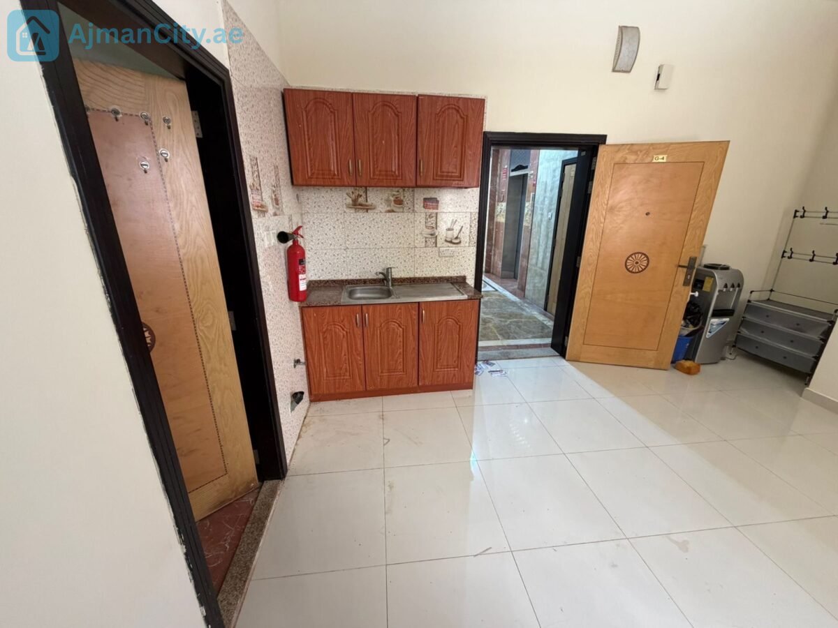 كورنيش عجمان، طابق أرضي، مساحة كبيرة، تكييف مركزي، إضاءة طبيعية، كورنيش عجمان، طابق أرضي، مساحة كبيرة، تكييف مركزي، إضاءة طبيعية،