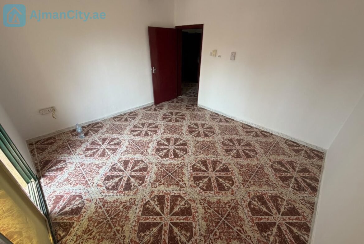 غرفة وصالة بليوارة، ثاني صف كورنيش عجمان، بلكونة، صيانة على المالك