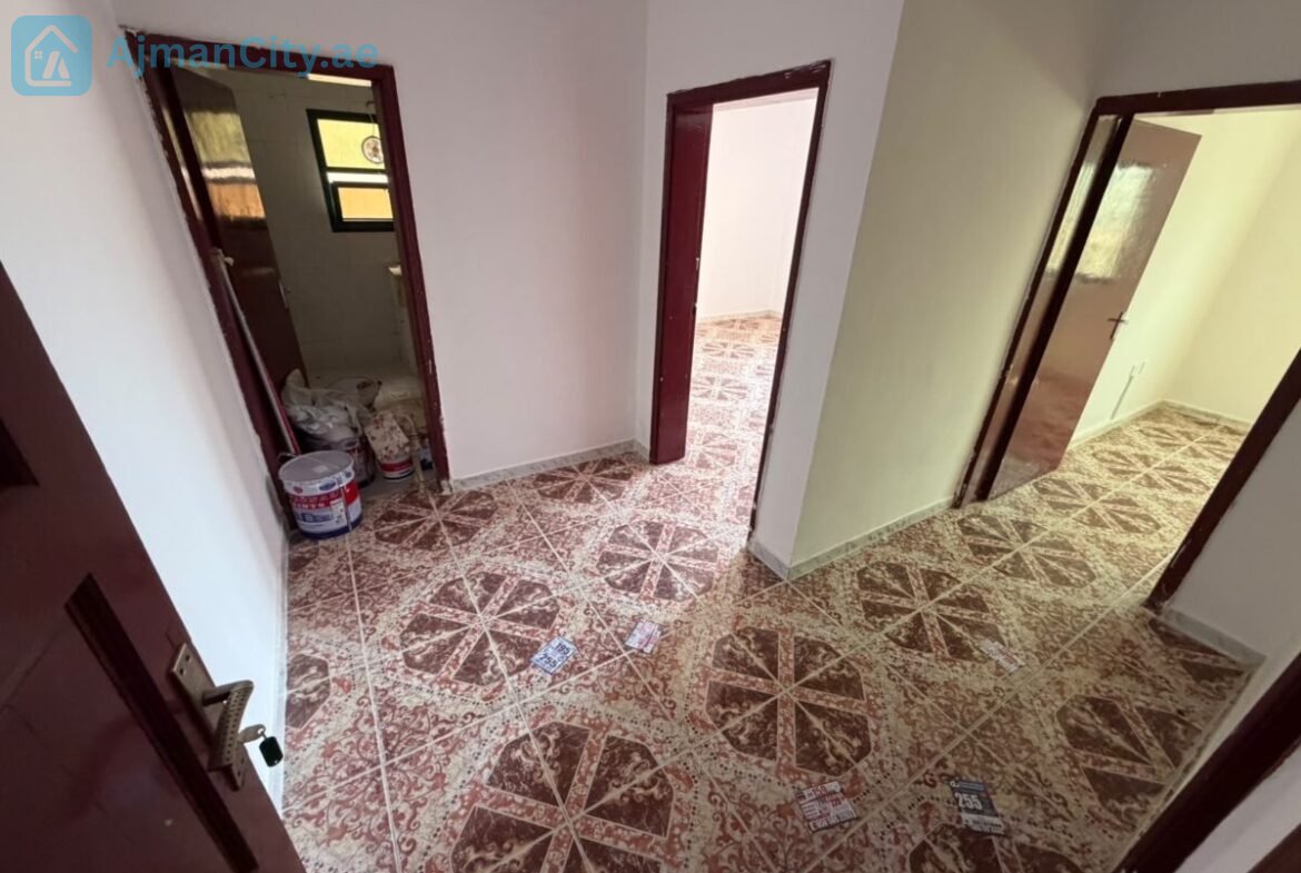 غرفة وصالة بليوارة، ثاني صف كورنيش عجمان، بلكونة، صيانة على المالك