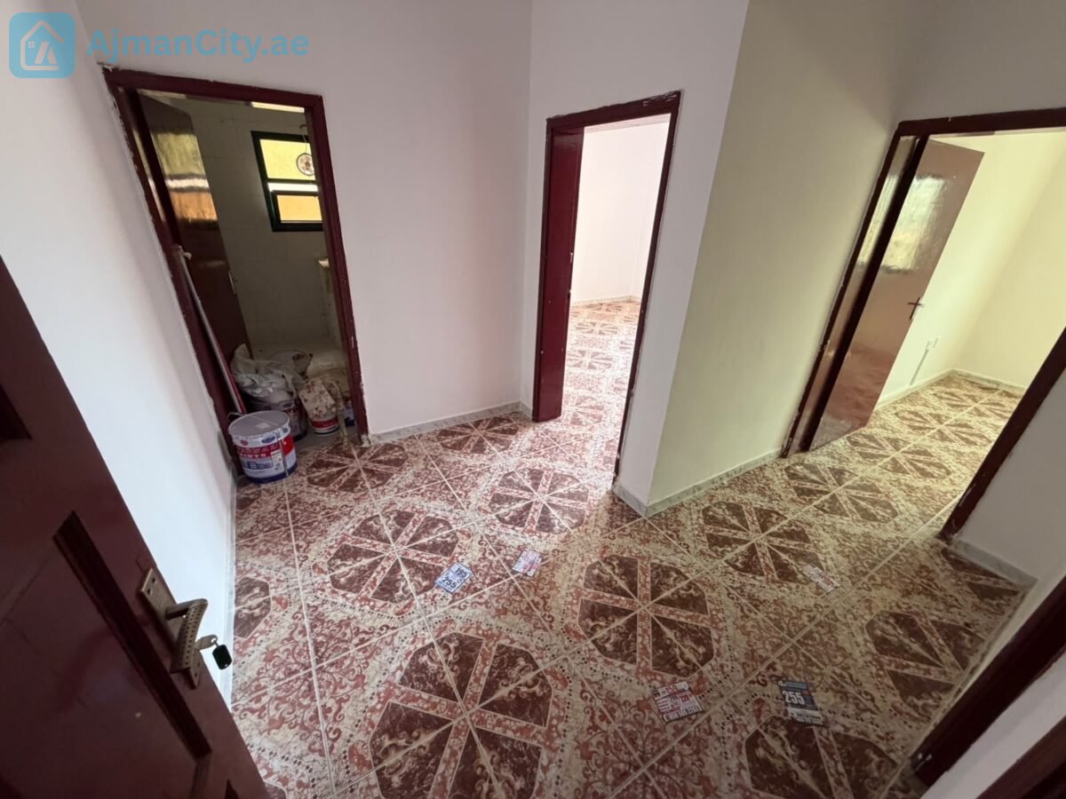 غرفة وصالة بليوارة، ثاني صف كورنيش عجمان، بلكونة، صيانة على المالك