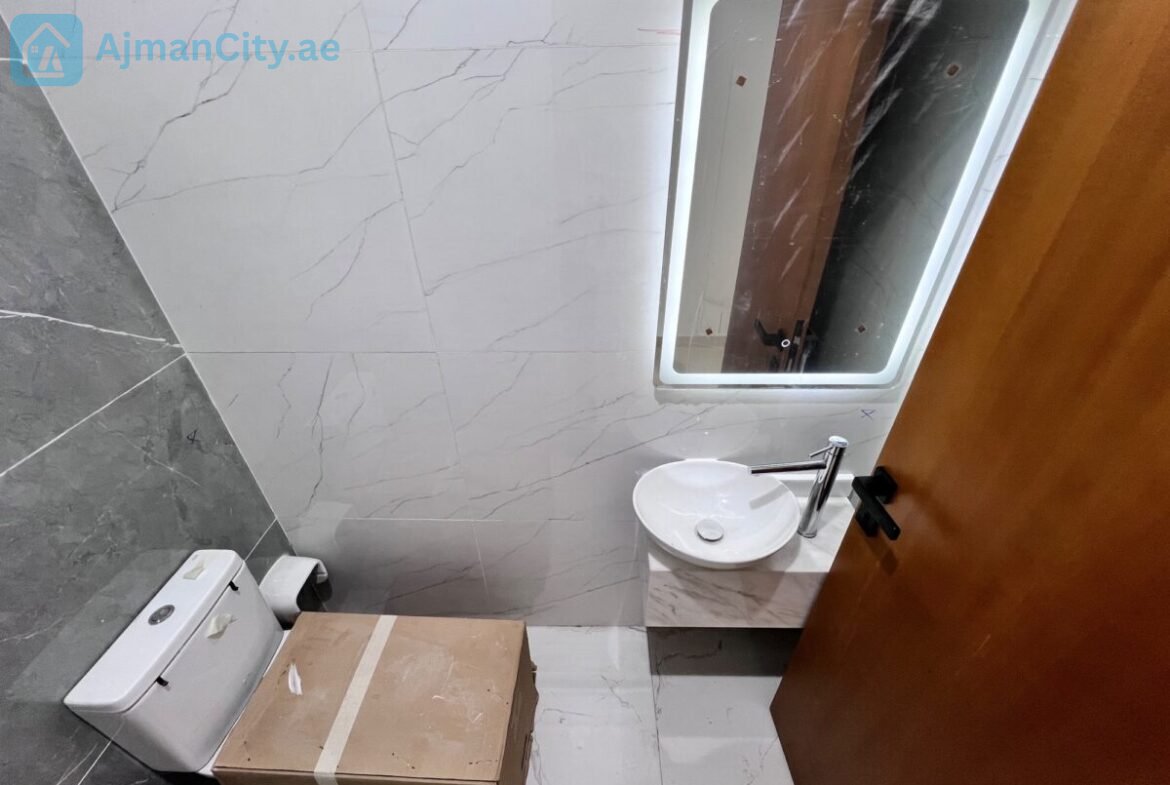 بناية جديدة أول ساكن، تشطيبات مودرن، شباك بانوراما، قريب من جامعة عجمان