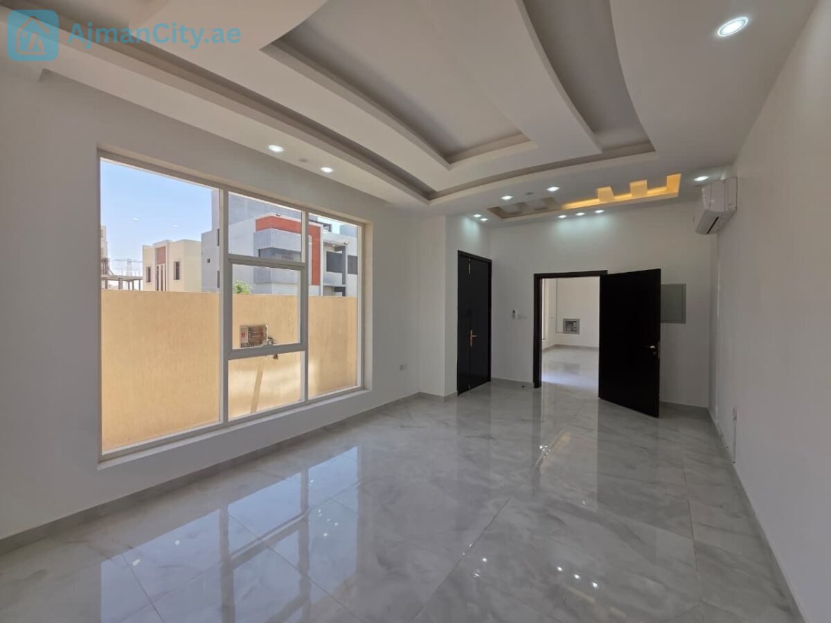 ️ 5 غرف ماستر | مجلس | صالتان | غرفة خادمة | حوش واسع | 120,000 درهم | 4 دفعات