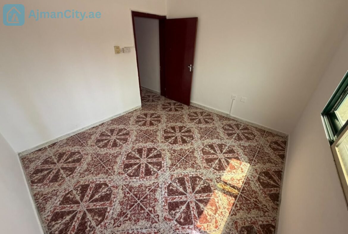 غرفة وصالة بليوارة، ثاني صف كورنيش عجمان، بلكونة، صيانة على المالك