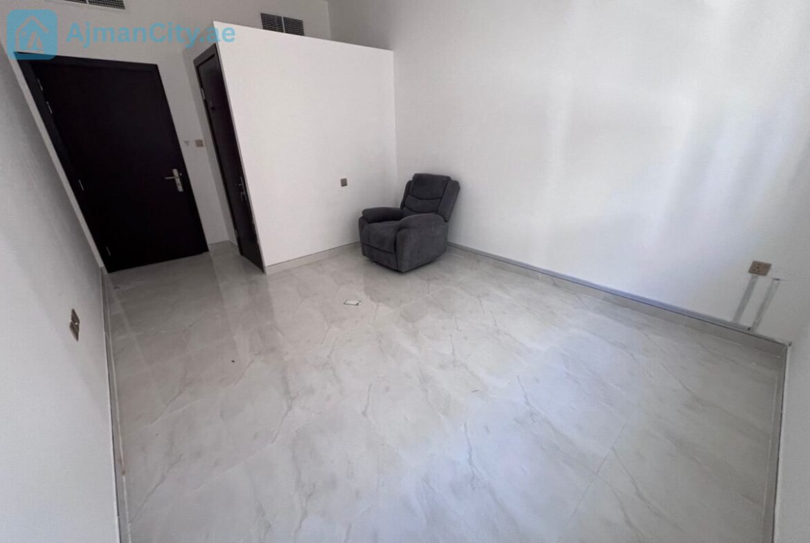 🌟 شقة تجمع بين المساحات الواسعة، الإطلالة الجميلة، الموقع المميز، والتشطيبات الراقية لتمنحك أسلوب حياة مريحاً ومثالياً للعائلة