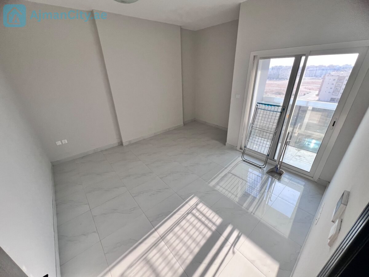الجرف 3 – عجمان فرصة مميزة للسكن في موقع حيوي بالقرب من السوق الصيني، مع مساحة واسعة وتصميم عملي يناسب العائلات.
