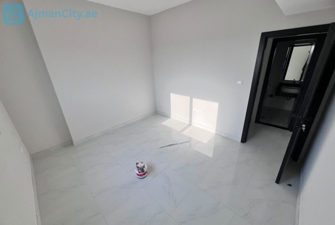 الجرف 3 – عجمان فرصة مميزة للسكن في موقع حيوي بالقرب من السوق الصيني، مع مساحة واسعة وتصميم عملي يناسب العائلات.