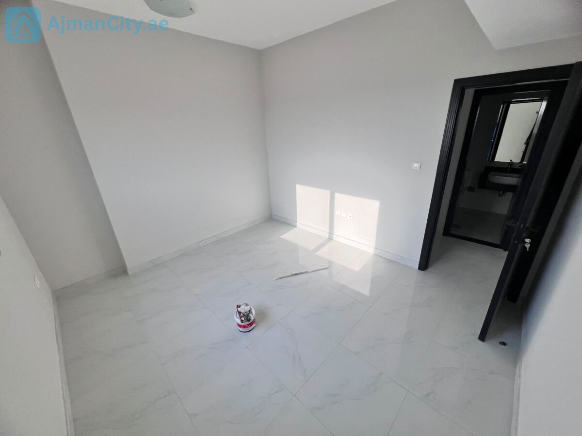 الجرف 3 – عجمان فرصة مميزة للسكن في موقع حيوي بالقرب من السوق الصيني، مع مساحة واسعة وتصميم عملي يناسب العائلات.