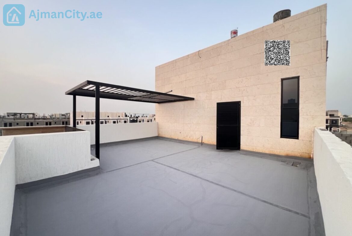 Townhouse for Sale – Al Helio Center 🏡 5 Master Bedrooms📐 Land Area: 1,722 sq ft 🏗️ Built-up Area: 3,400 sq ft🏠 Ground + First + Roof 🛋️ Majlis + Living Room + Kitchen🚗 Indoor Parking 🌅 Front Roof + Rear Roof🌿 Large Balcony off Master Bedroom 👔 Wardrobes💰 Price: AED 1,375,000 (Inclusive of Fees)Slightly Negotiable ✅ Full Commission by Seller
