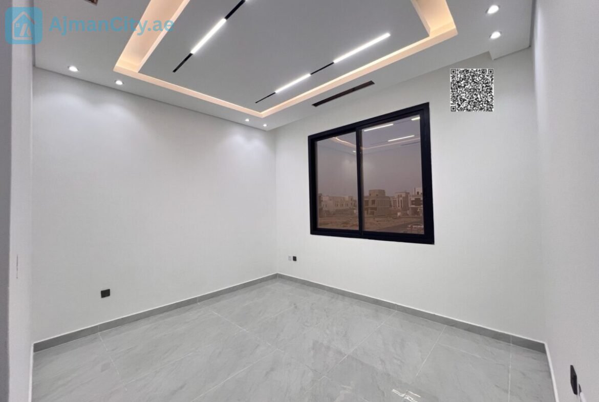 Townhouse for Sale – Al Helio Center 🏡 5 Master Bedrooms📐 Land Area: 1,722 sq ft 🏗️ Built-up Area: 3,400 sq ft🏠 Ground + First + Roof 🛋️ Majlis + Living Room + Kitchen🚗 Indoor Parking 🌅 Front Roof + Rear Roof🌿 Large Balcony off Master Bedroom 👔 Wardrobes💰 Price: AED 1,375,000 (Inclusive of Fees)Slightly Negotiable ✅ Full Commission by Seller