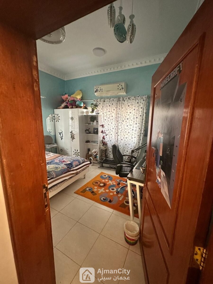 فلتين سكني تجاري للبيع الروضة عجمان