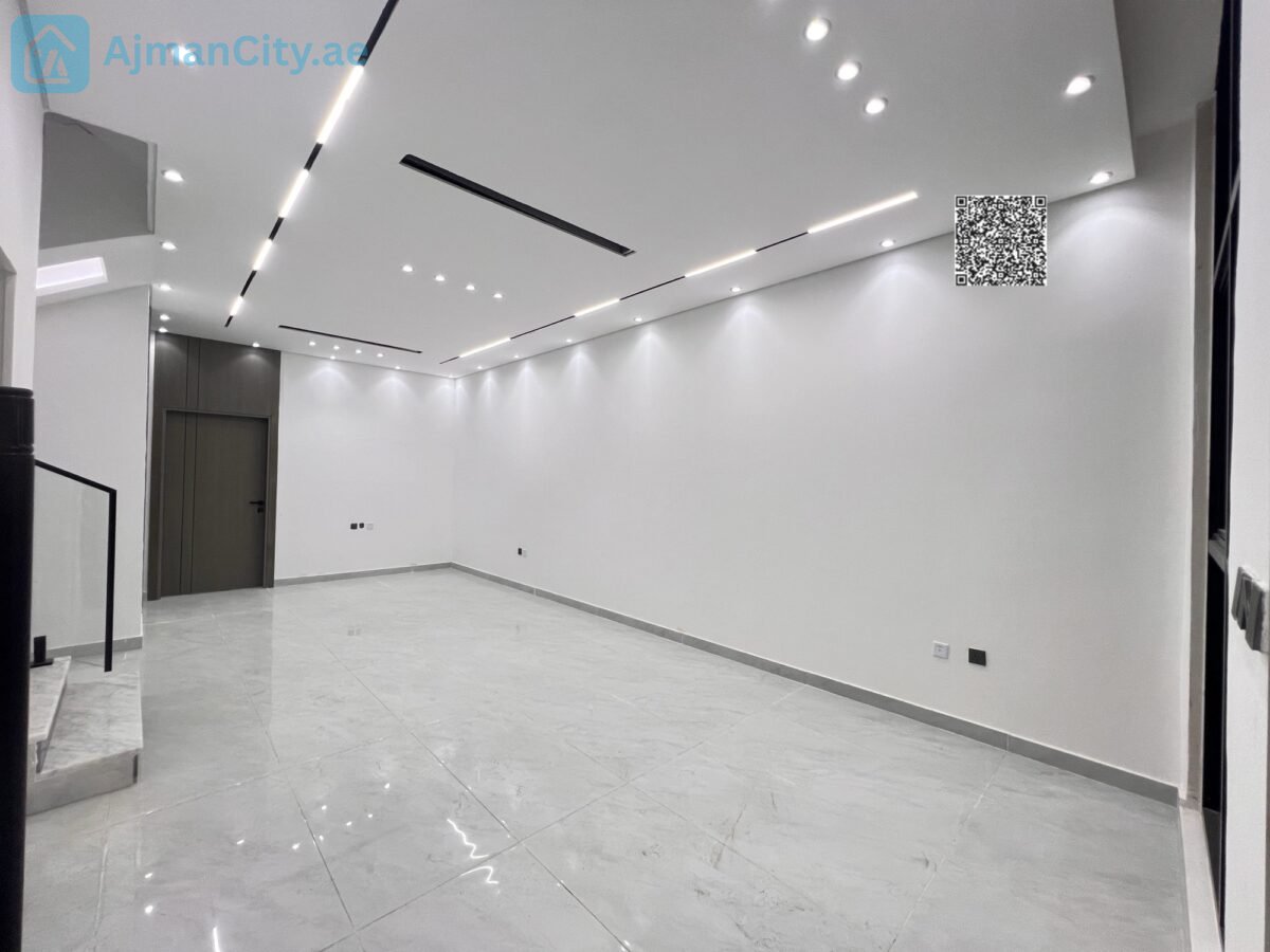 Townhouse for Sale – Al Helio Center 🏡 Townhouse for Sale – Al Helio Center 🏡 5 Master Bedrooms📐 Land Area: 1,722 sq ft 🏗️ Built-up Area: 3,400 sq ft🏠 Ground + First + Roof 🛋️ Majlis + Living Room + Kitchen🚗 Indoor Parking 🌅 Front Roof + Rear Roof🌿 Large Balcony off Master Bedroom 👔 Wardrobes💰 Price: AED 1,375,000 (Inclusive of Fees)Slightly Negotiable ✅ Full Commission by Seller