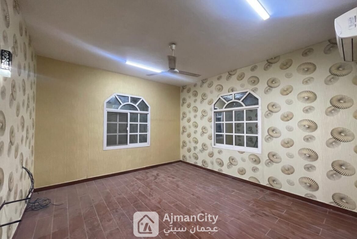 فيلا للبيع طابق ارضي مع ملحق 6800 قدم