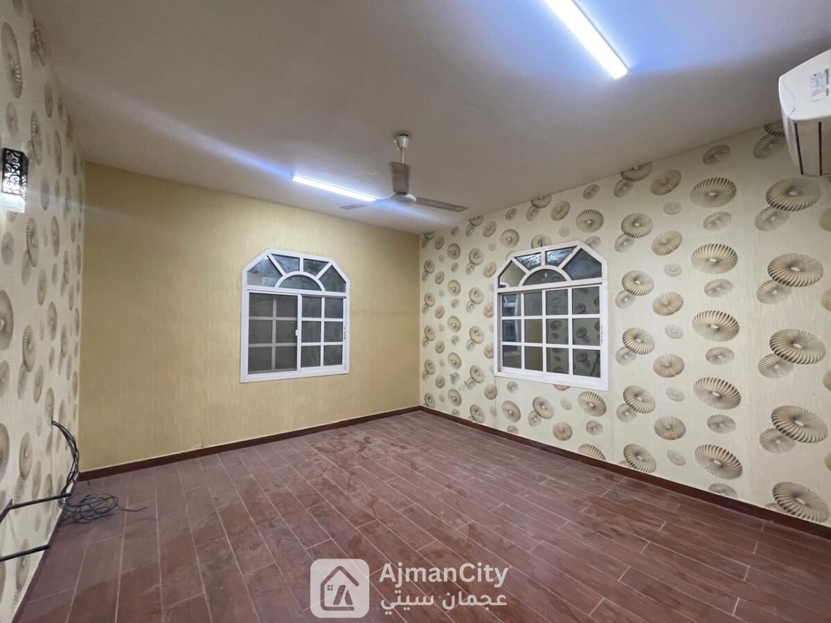 فيلا للبيع طابق ارضي مع ملحق 6800 قدم