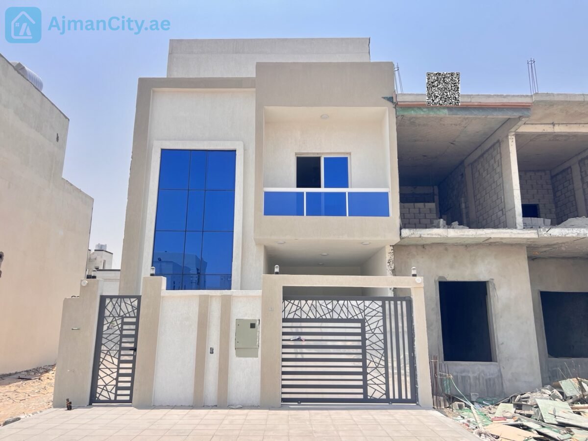 Four master bedrooms + maid’s roomMajlis, living room, and internal staircase to the roofLand area: 190 sq mBuilt-up area: approximately 3000 sq ftExcellent new price: 1,250,000Includes fees and registrationIncludes electricity and water feesVilla is on a street and alley