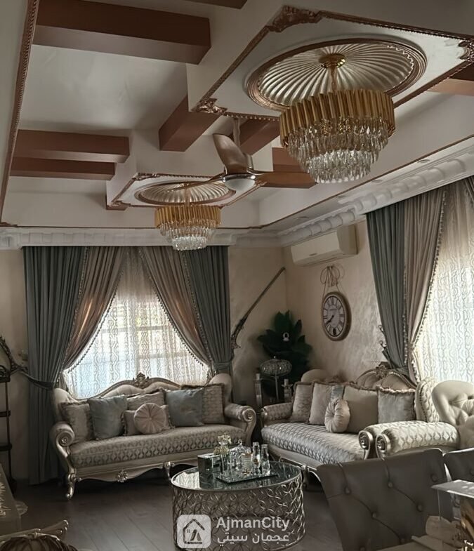 فلتين سكني تجاري للبيع الروضة عجمان