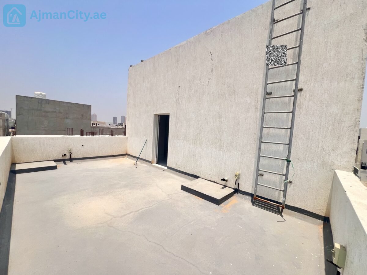 Four master bedrooms + maid’s roomMajlis, living room, and internal staircase to the roofLand area: 190 sq mBuilt-up area: approximately 3000 sq ftExcellent new price: 1,250,000Includes fees and registrationIncludes electricity and water feesVilla is on a street and alley