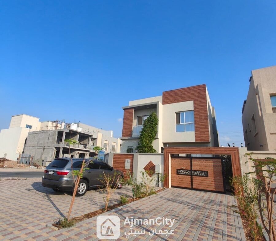 فيلا للبيع الياسمين عجمان 5 غرف ماستر | موقع كورنر شامل التكييف والماء والكهرباء | 1.8 مليون درهم