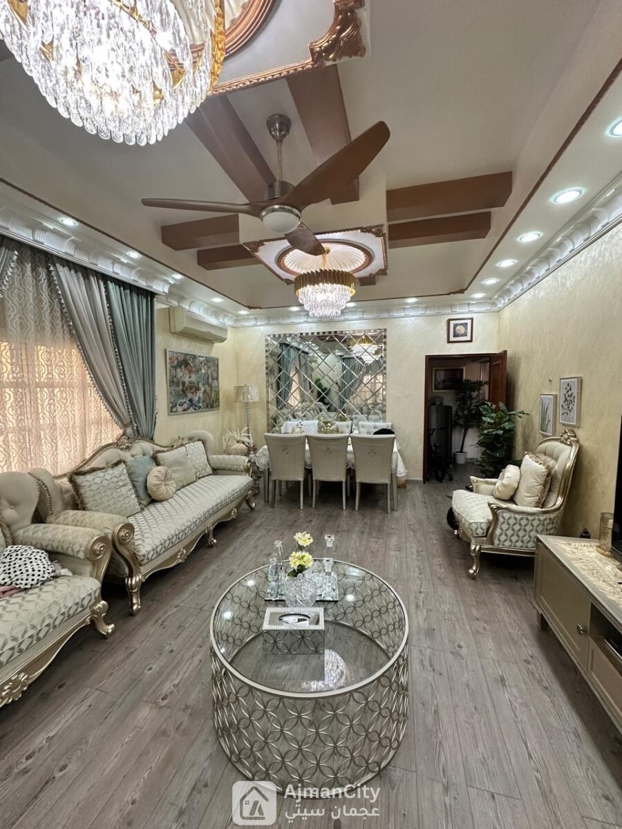 فلتين سكني تجاري للبيع الروضة عجمان