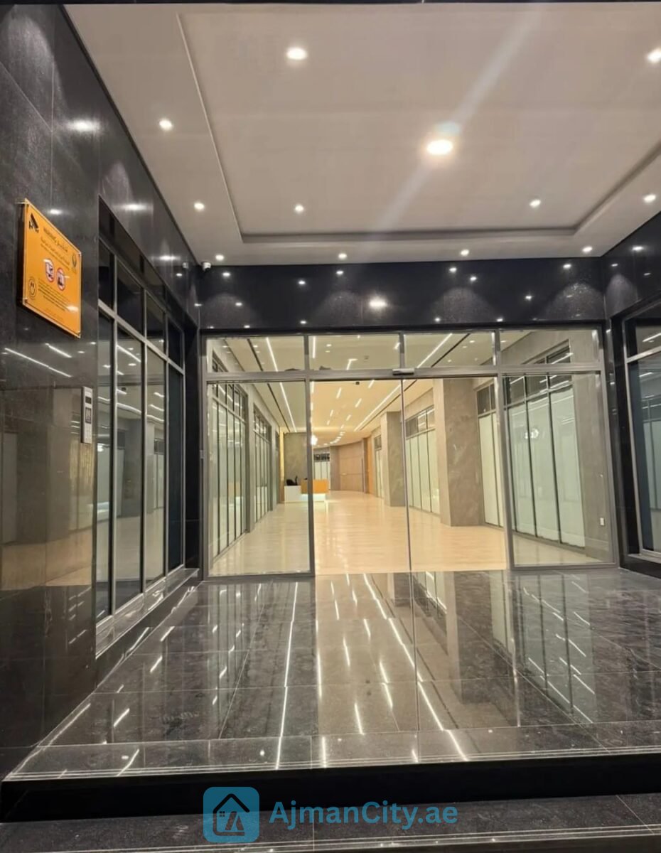 Wall Cabinets – First Tenant – Parking – Gym -Pool