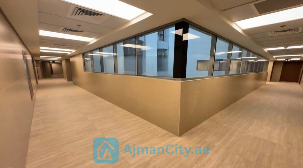 Wall Cabinets – First Tenant – Parking – Gym -Pool