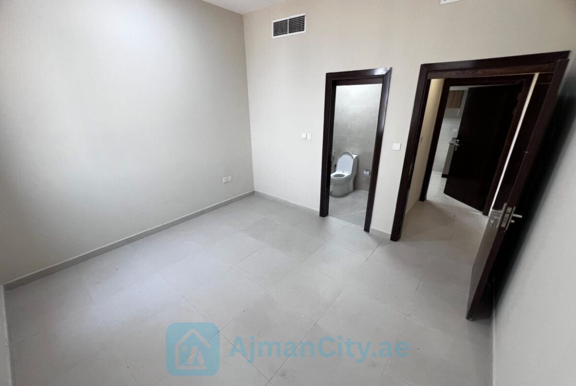أول ساكن الجرف 3 _غرفه ماستر _ سهل المخرج للشارقه ودبي