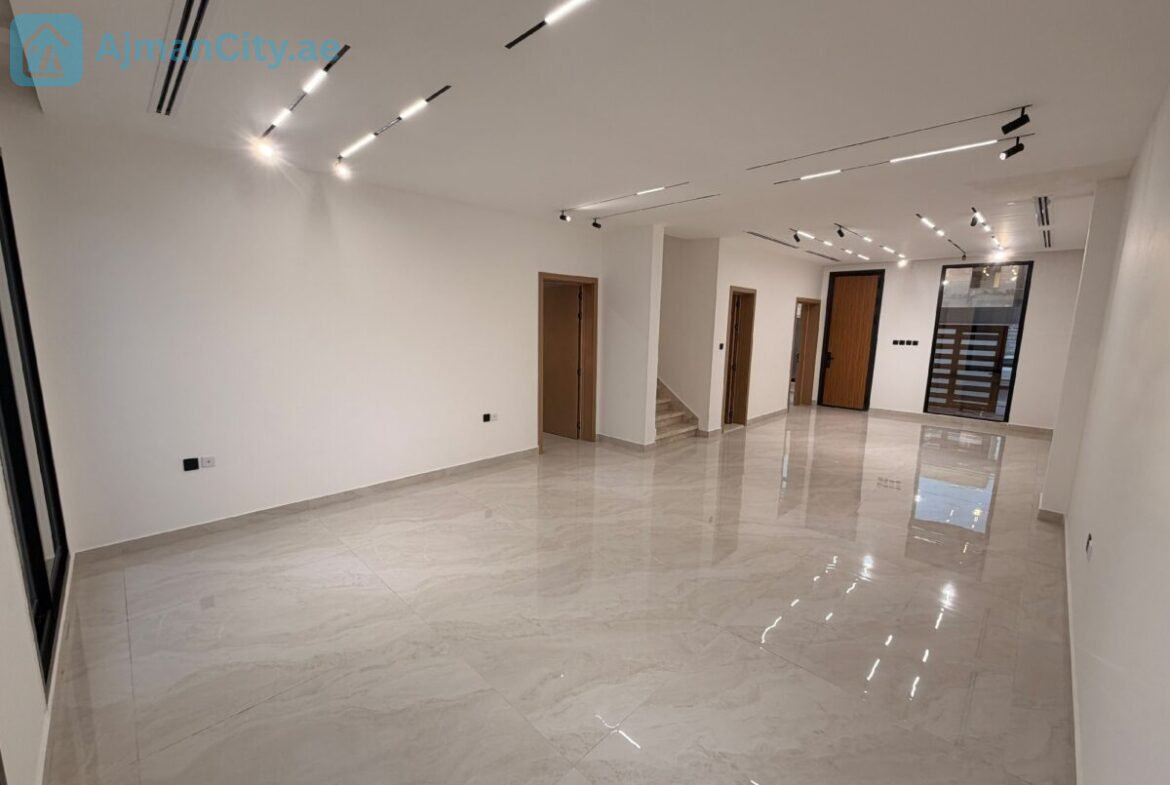 Villa for sale, freehold, open to all nationalities, at a special price.