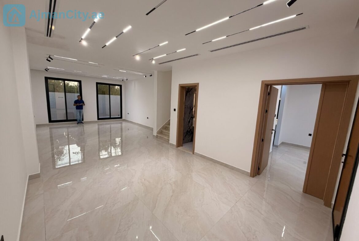 Villa for sale, freehold, open to all nationalities, at a special price.