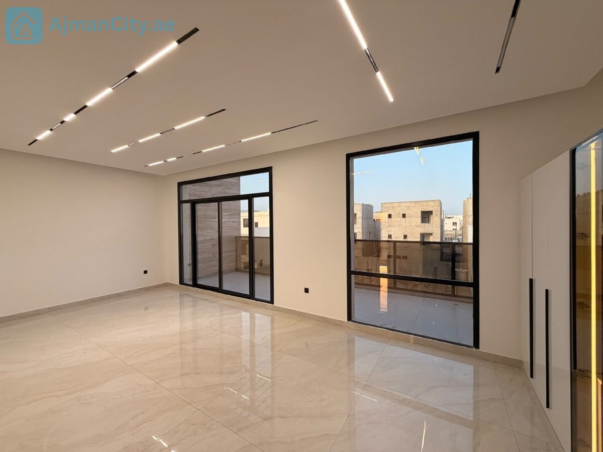 Villa for sale, freehold, open to all nationalities, at a special price.