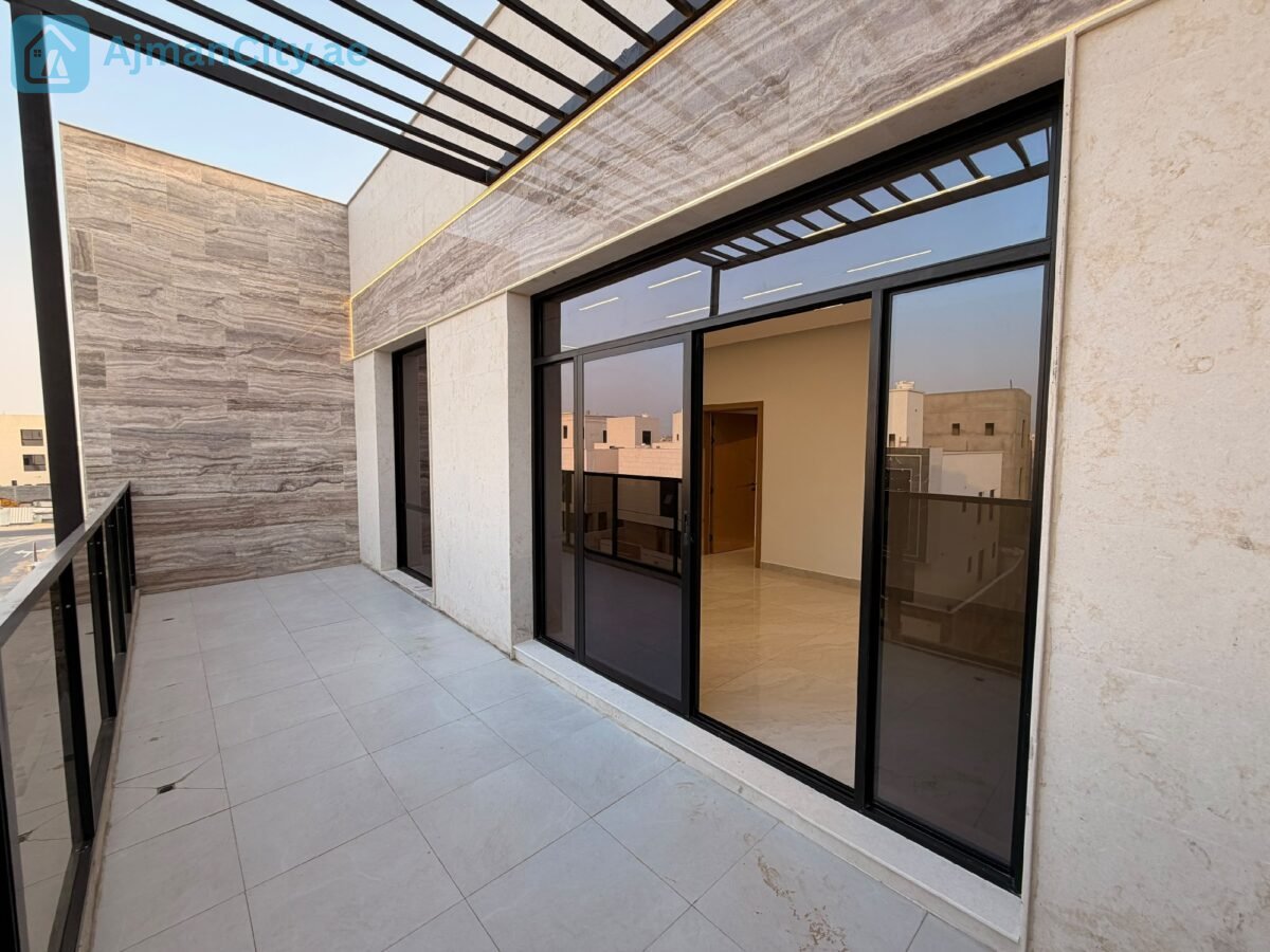 Villa for sale, freehold, open to all nationalities, at a special price.