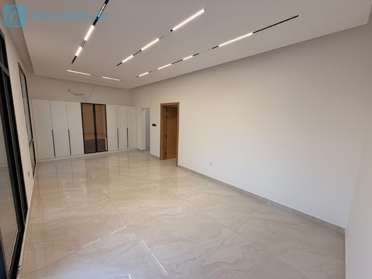 Villa for sale, freehold, open to all nationalities, at a special price.
