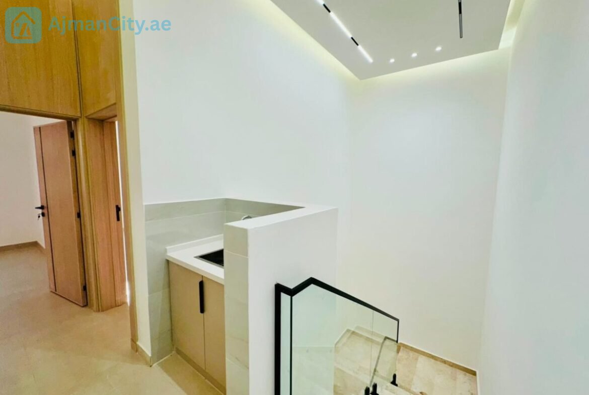 Villa for sale, freehold, open to all nationalities, at a special price.