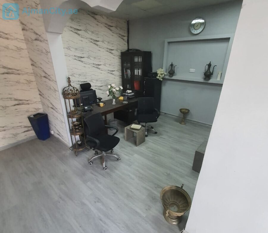 فيلا استثمارية بثلاثة مداخل مستقلة | عائد إيجاري قائم 255 ألف درهم سنويًا
