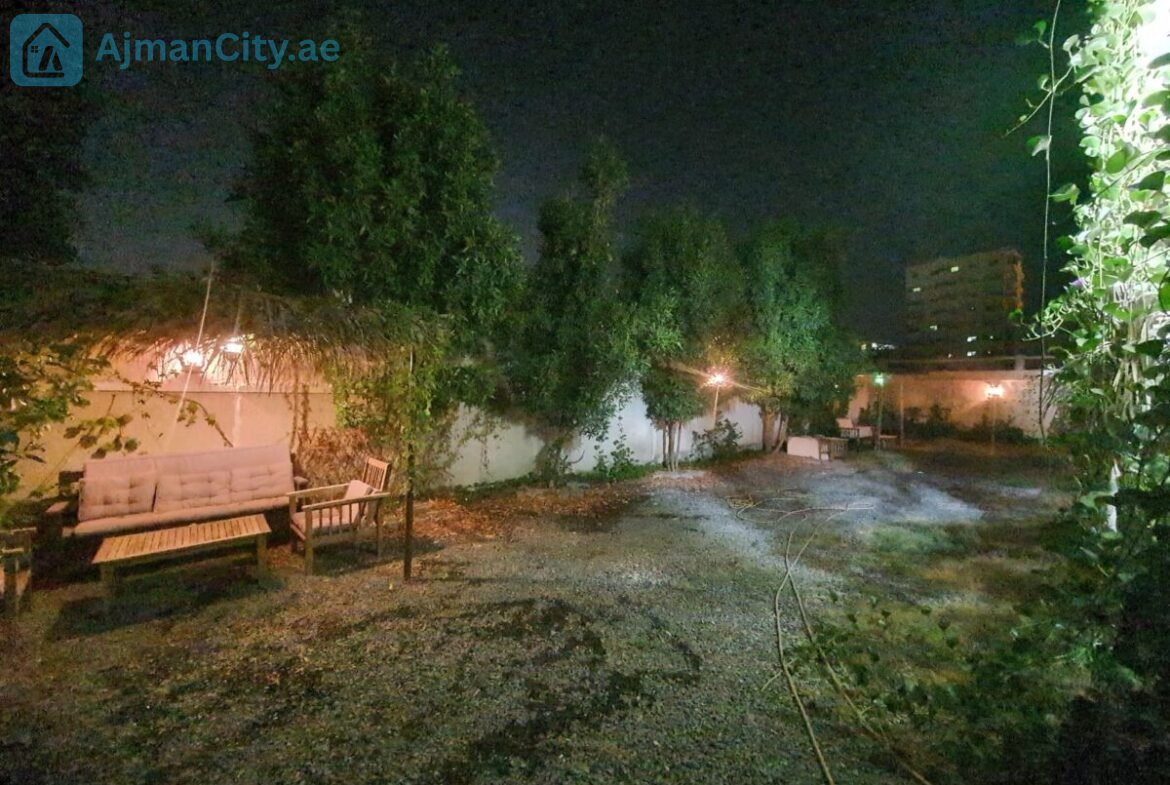 فيلا استثمارية بثلاثة مداخل مستقلة | عائد إيجاري قائم 255 ألف درهم سنويًا
