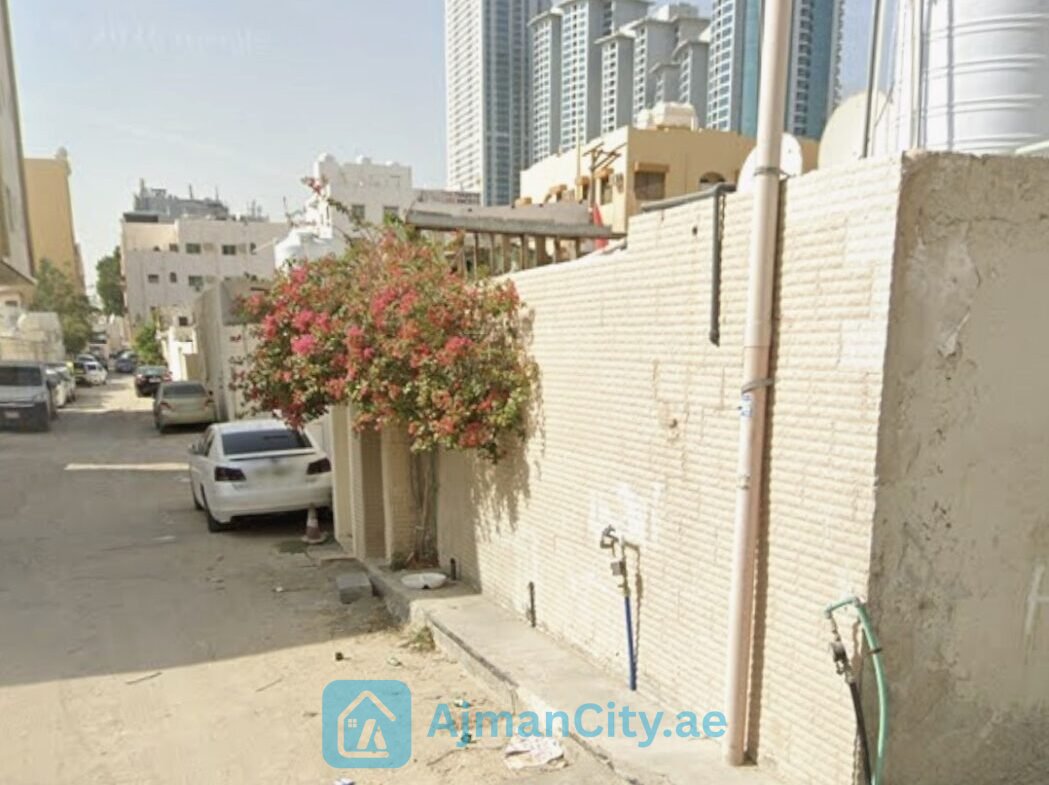 قطعة أرض سكنية 683.18 قدم مربع + فيلا قائمة