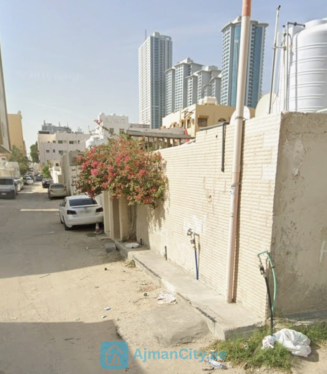 قطعة أرض سكنية 683.18 قدم مربع + فيلا قائمة